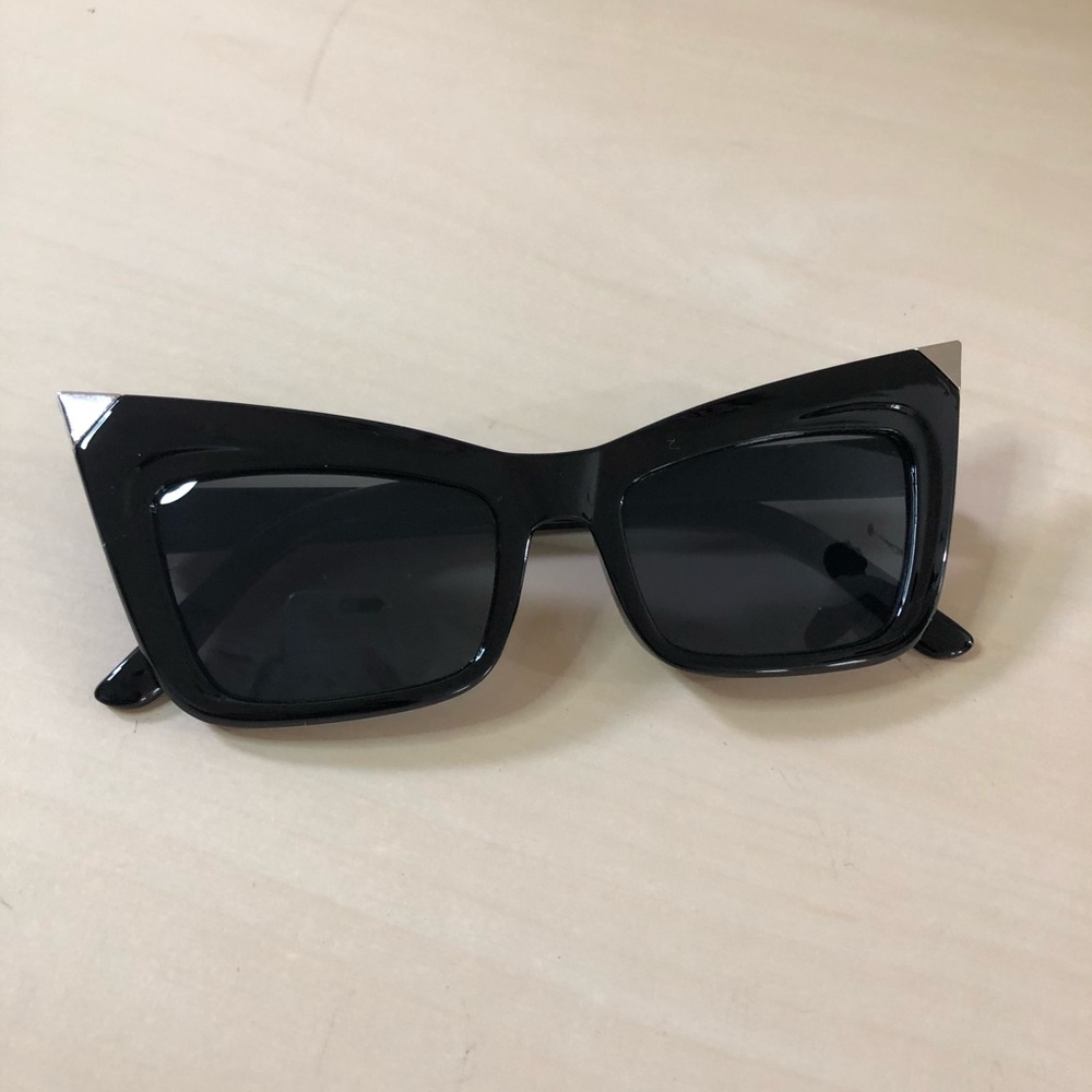Trendy Women’s Cat woman Style Sunglasses OS